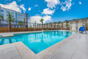 La Quinta Inn & Suites by Wyndham Galveston West Seawall